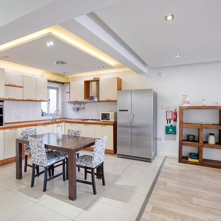 Seafront Apartment-Hosted By Sweetstay Pieta Экстерьер фото