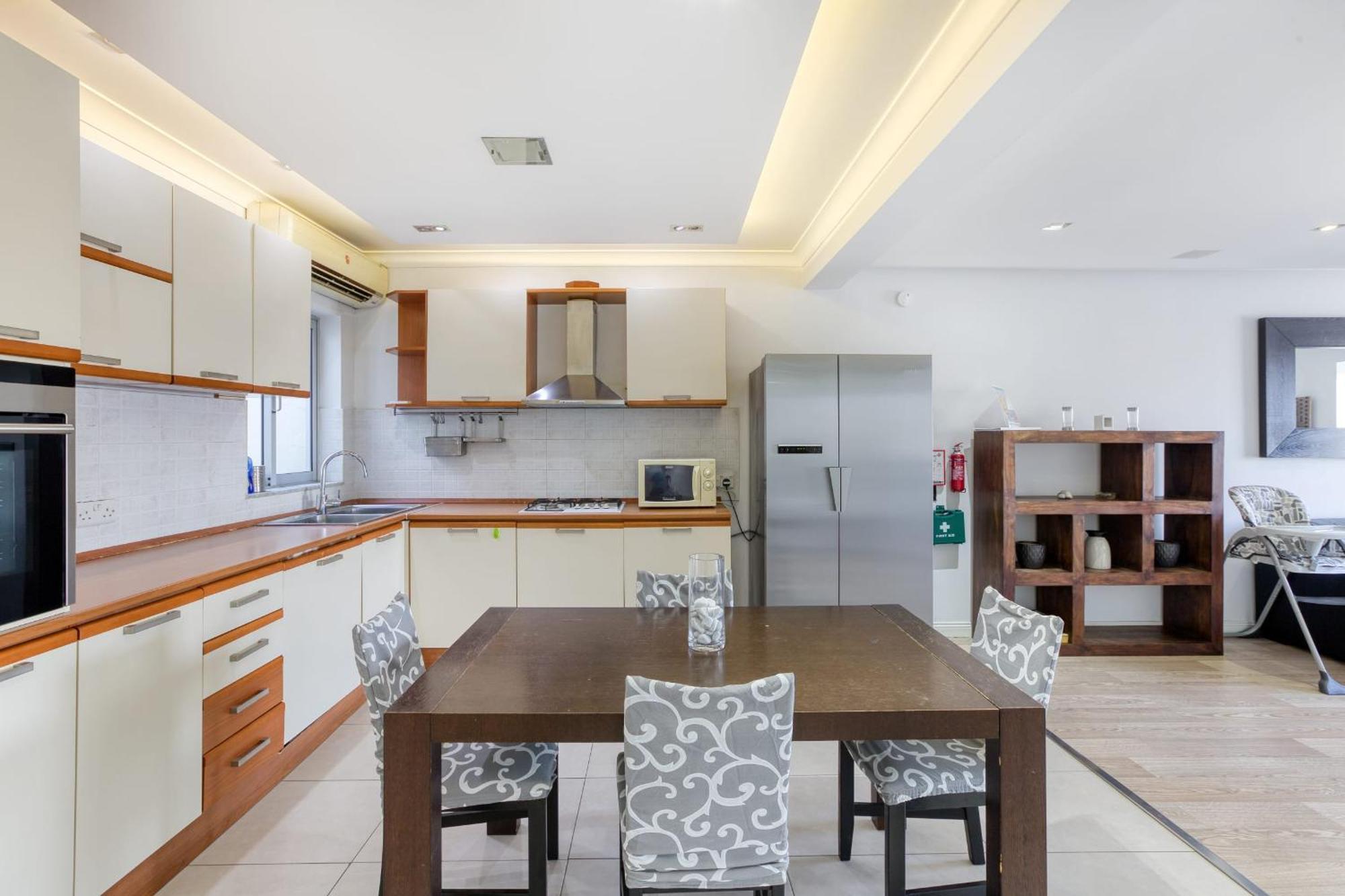 Seafront Apartment-Hosted By Sweetstay Pieta Экстерьер фото